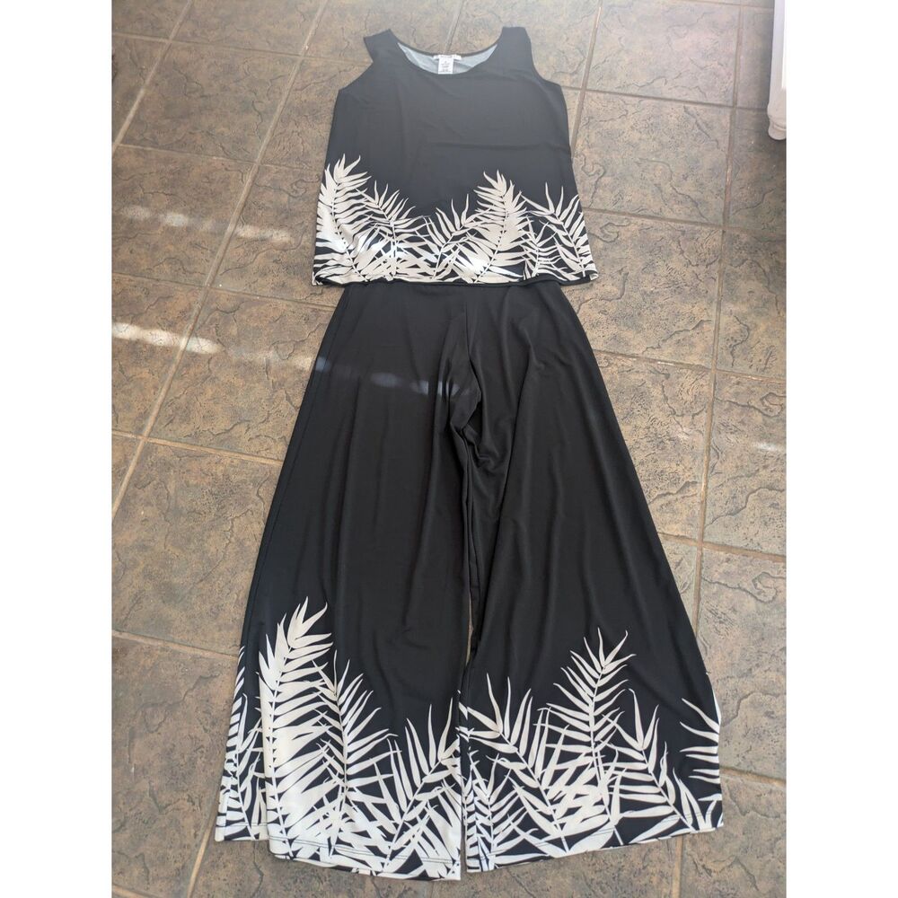 Masseys 2-Piece Black & White Tropical Lounge Set - M